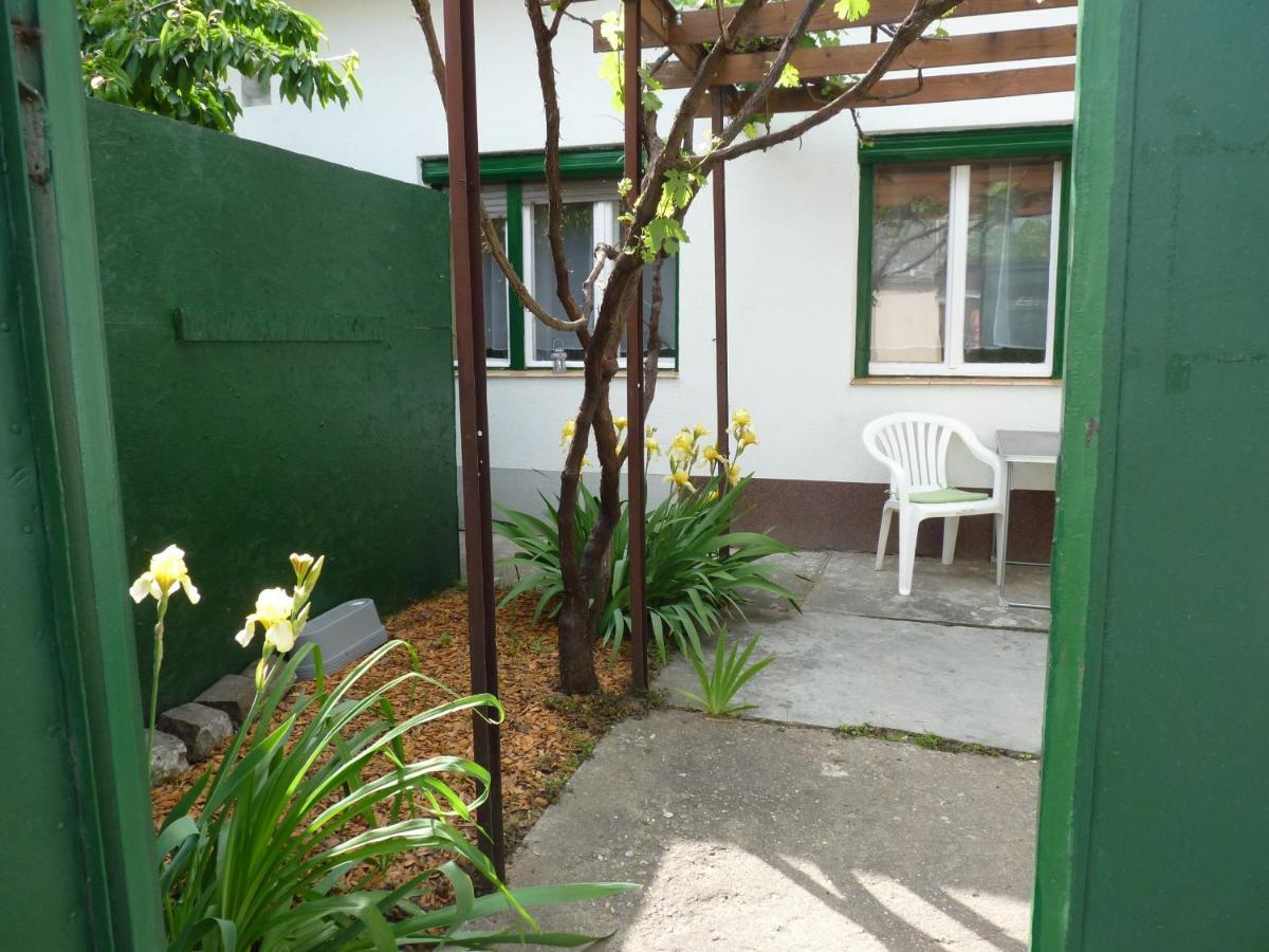 Zizi Apartman เดเบรตเซน ภายนอก รูปภาพ