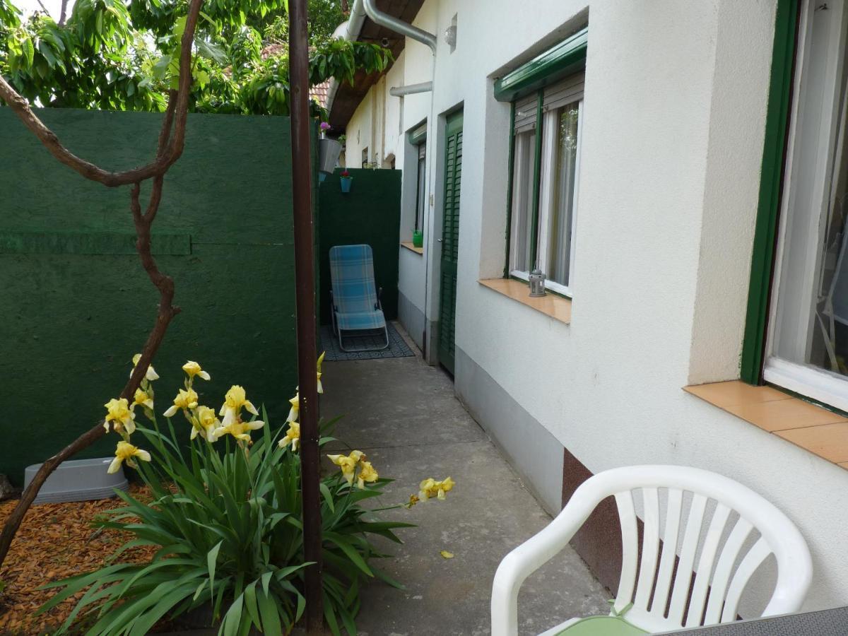 Zizi Apartman เดเบรตเซน ภายนอก รูปภาพ