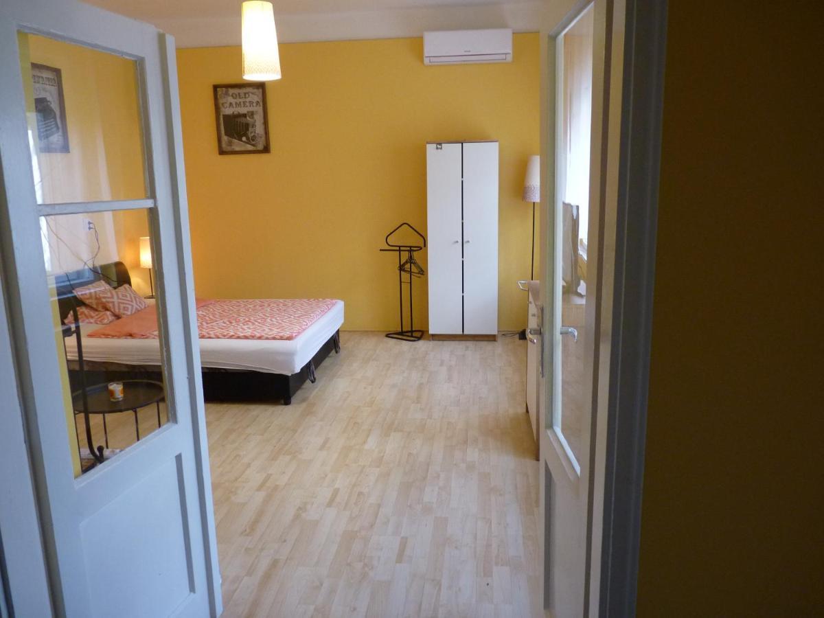 Zizi Apartman เดเบรตเซน ภายนอก รูปภาพ
